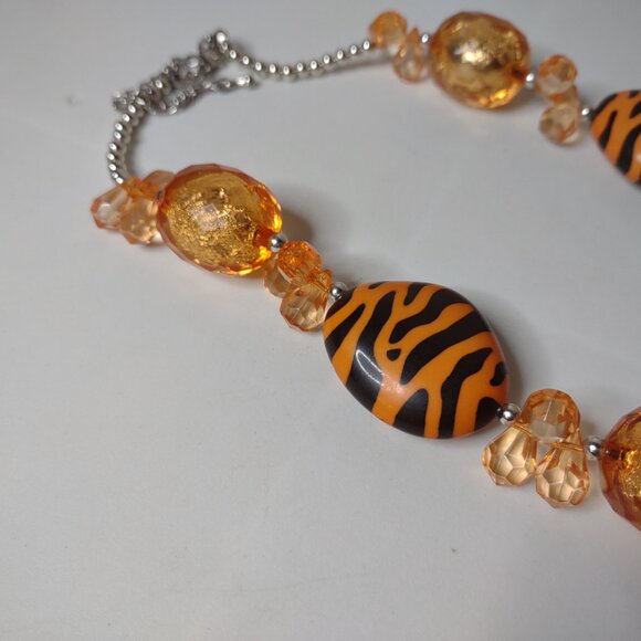 21 Inch Orange Plastic Bead Necklace With Tiger Stripes - Picture 5 of 12